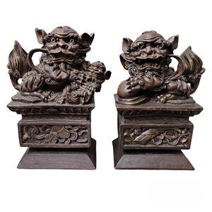 Bombay Company Vintage Wooden Carved Foo Tu Dog Lion Statues Set of 2